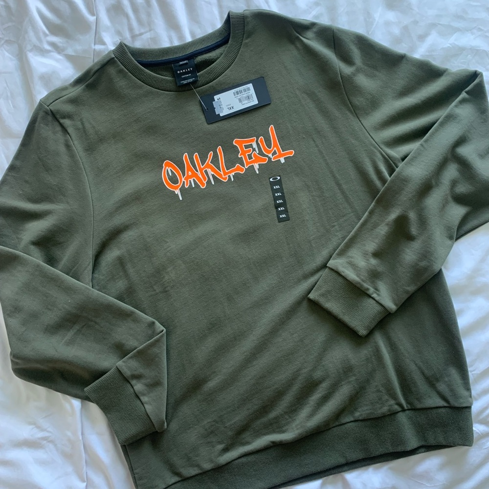 Oakley pullover